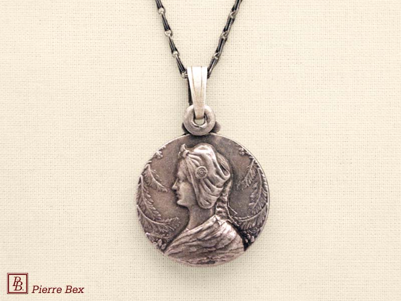 Pierre-Bex Art-Nouveau round locket 41213-03