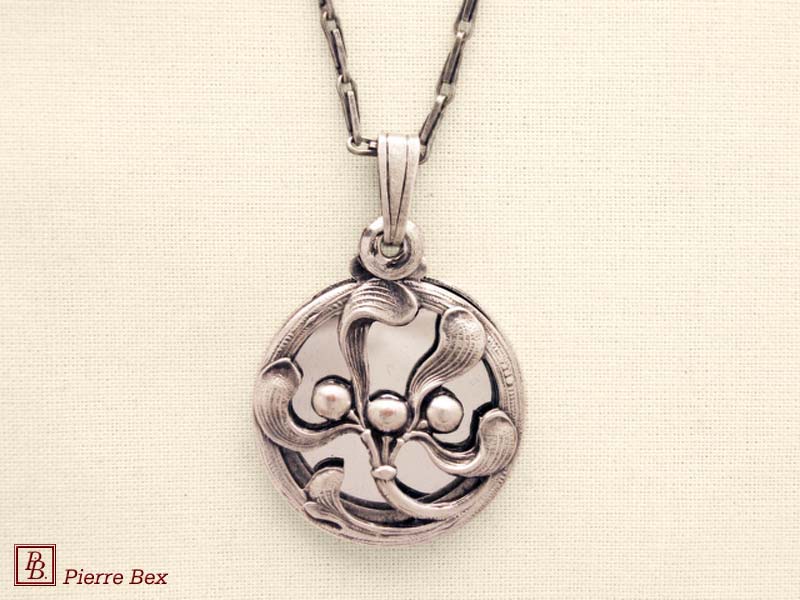 Pierre-Bex Art-Nouveau round locket 41213-04