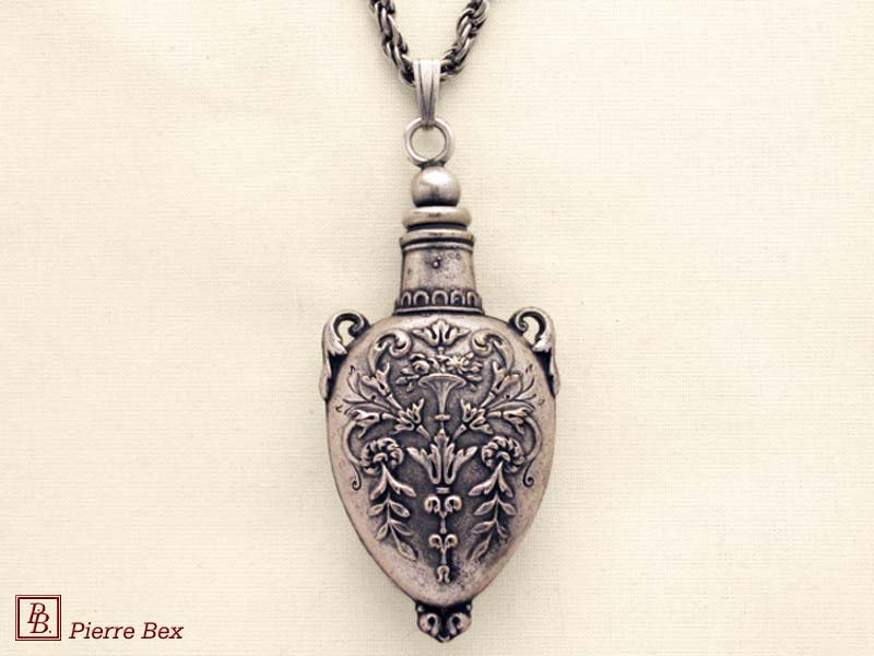 Pierre-Bex Art-Nouveau necklace with smelling salt bottle 41243-03